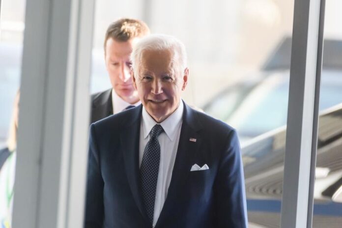 Biden’s Stunning Plane Moment Goes Viral