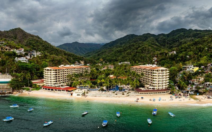Three Women Found Dead in Tourist Resort (mexico resort dreamstime_s_401099044)